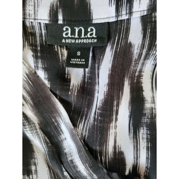 a.n.a A New Approach Women’s Black White 3/4 Sleeve Blouse Small - Picture 7 of 9